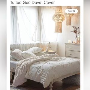 URBAN OUTFITTERS TUFTED GEO DUVET & SHAM SET